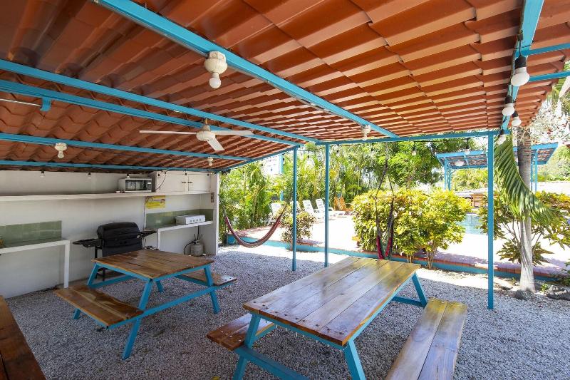 Cabinas Diversion Tropical image