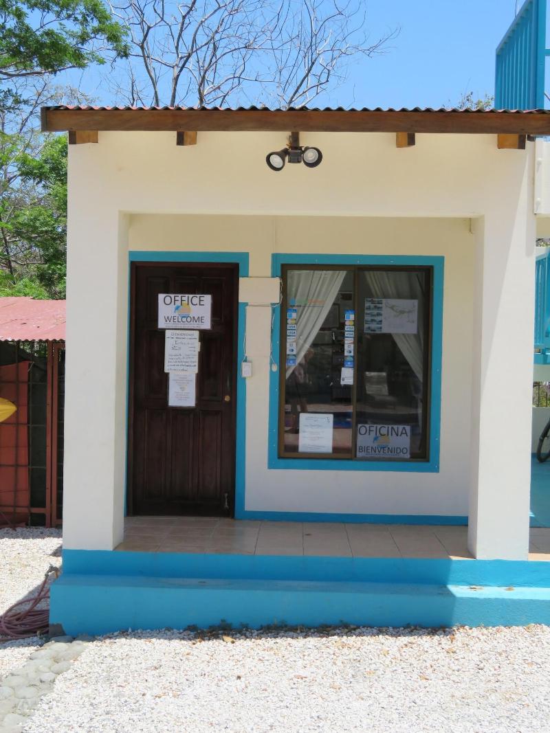 Cabinas Diversion Tropical image