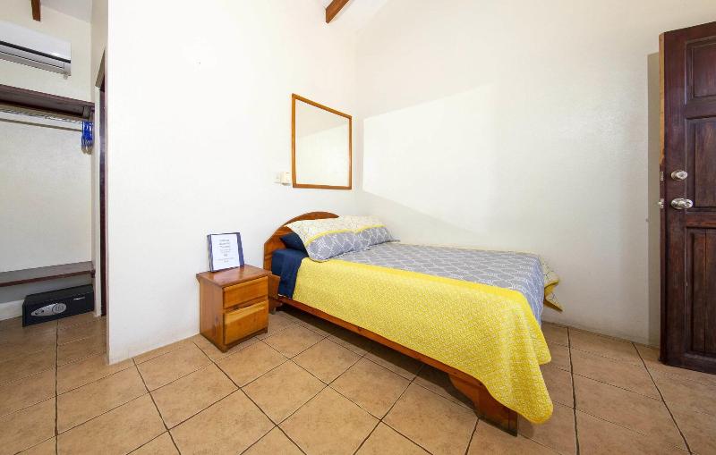 Cabinas Diversion Tropical image