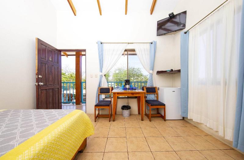 Cabinas Diversion Tropical image