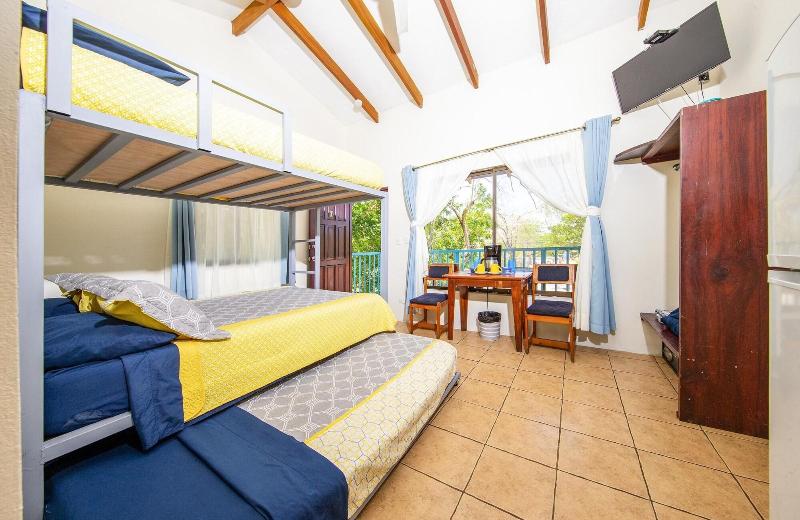 Cabinas Diversion Tropical image