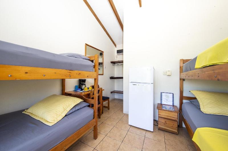 Cabinas Diversion Tropical image