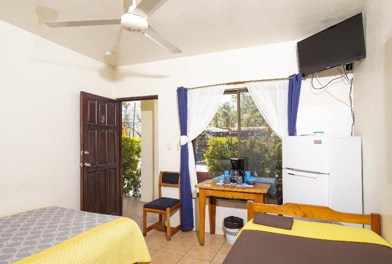 Cabinas Diversion Tropical image