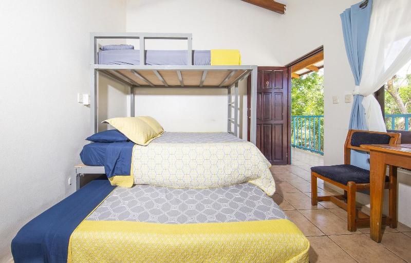 Cabinas Diversion Tropical image