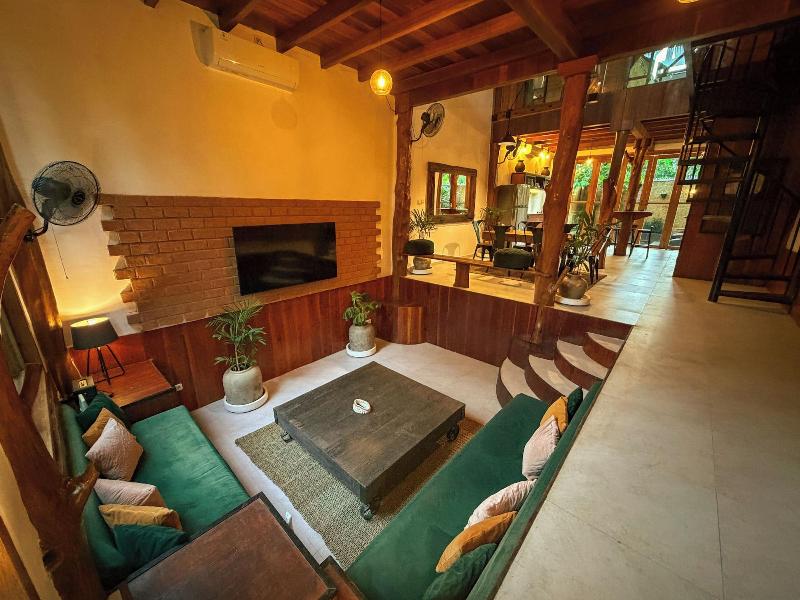 Gili Treehouses image
