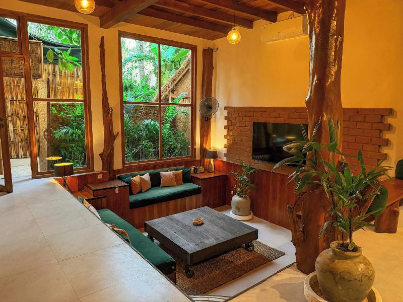 Gili Treehouses image