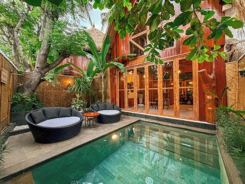 Gili Treehouses image