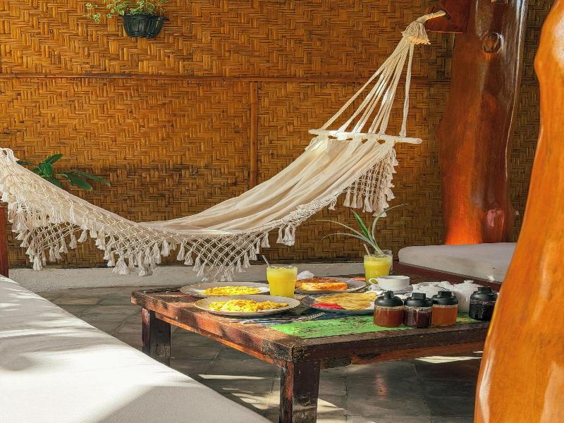 Gili Treehouses image