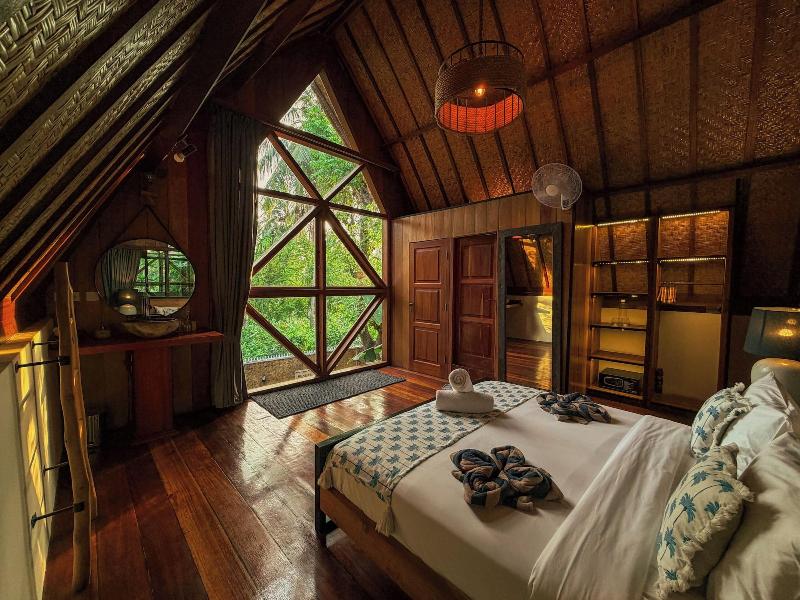 Gili Treehouses image