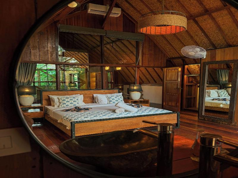 Gili Treehouses image