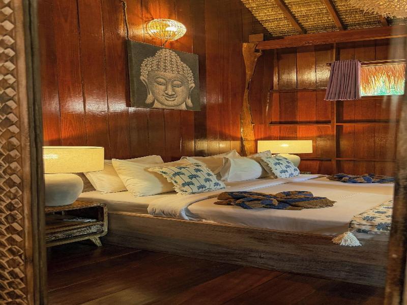 Gili Treehouses image