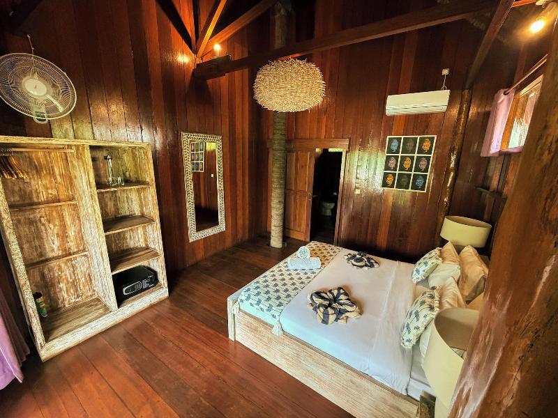 Gili Treehouses image