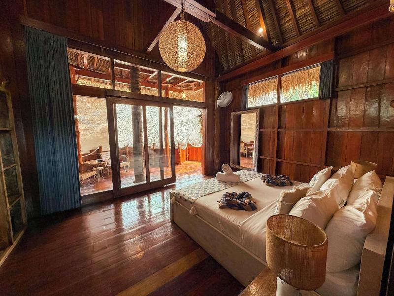 Gili Treehouses image