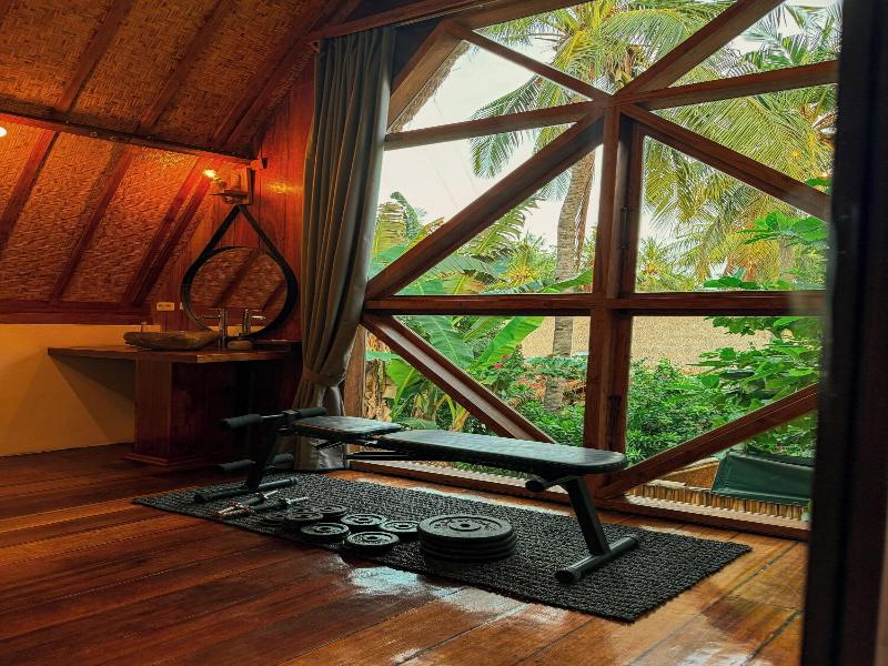 Gili Treehouses image