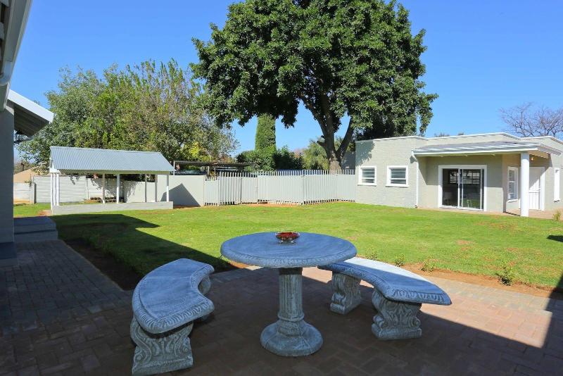 Eagle Cove image
