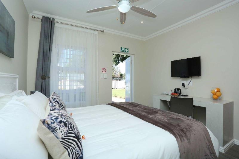 Eagle Cove image