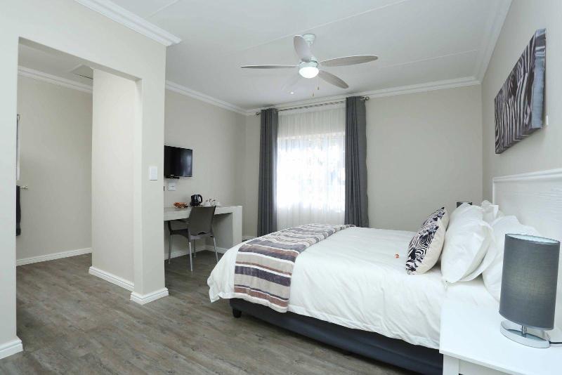 Eagle Cove image