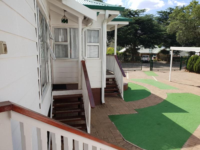 Knock Out View Clarens — exterior view