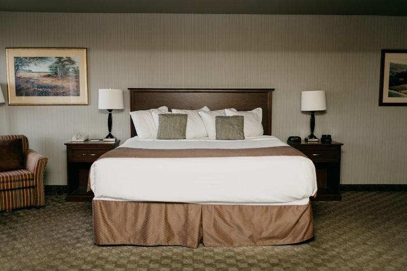 Seaport Inn And Suites image