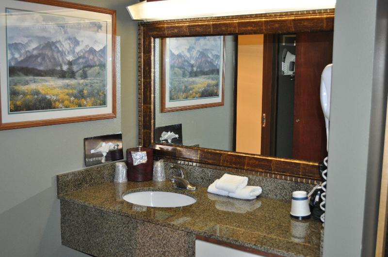 Seaport Inn And Suites image