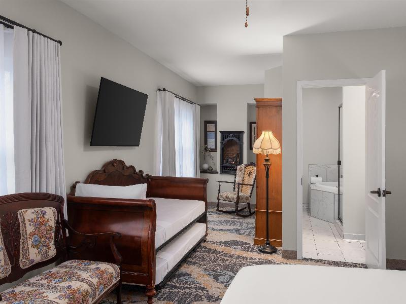 National Hotel Jackson, Tapestry Collection image