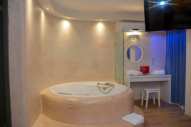 Scorpios Hotel image