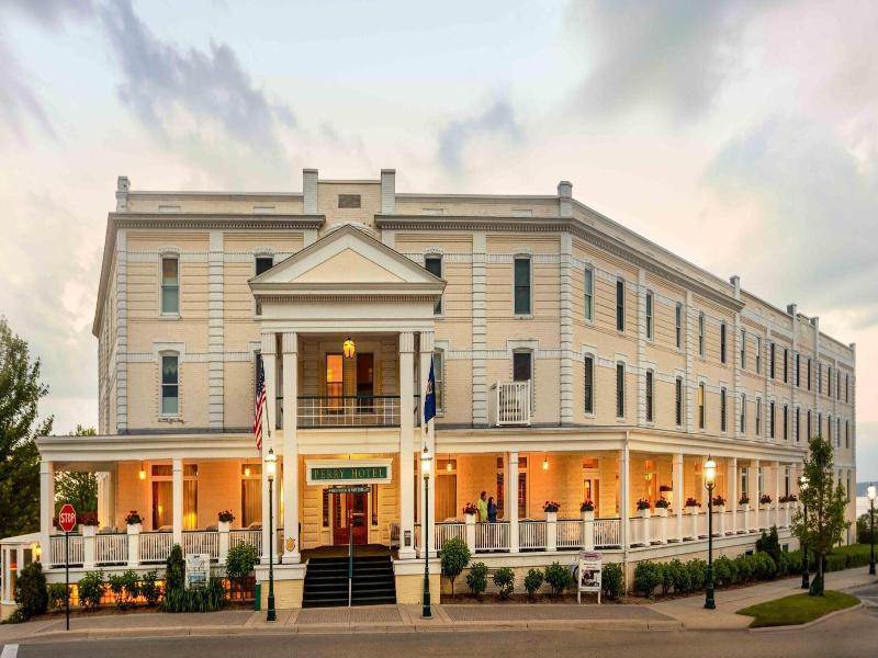 Perry Hotel image
