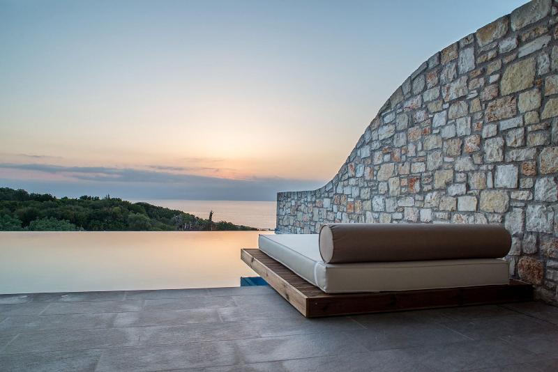 Aliv Stone Suites & Spa image