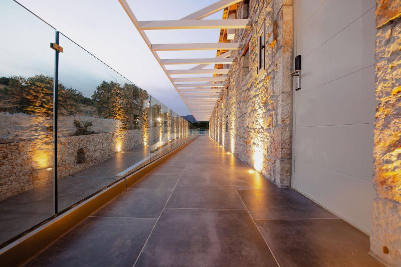 Aliv Stone Suites & Spa image