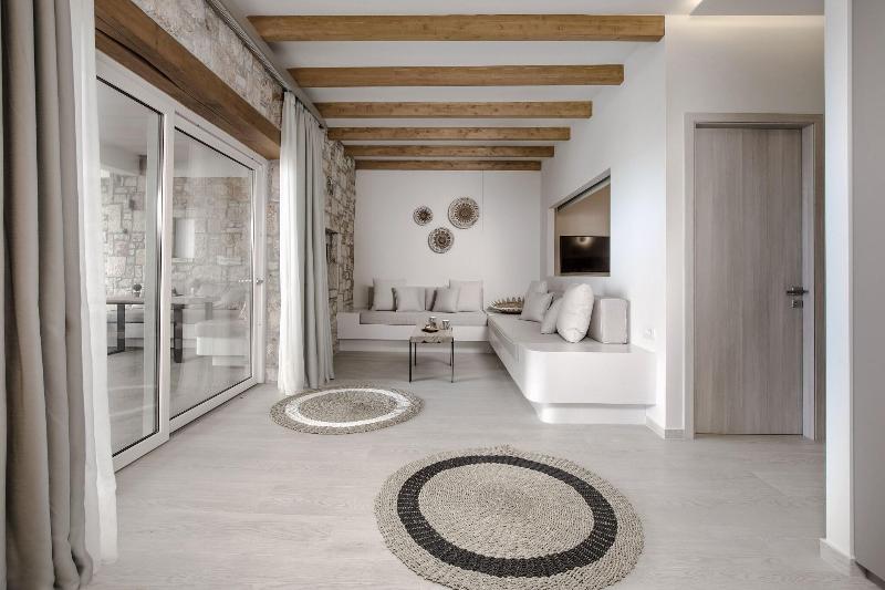 Aliv Stone Suites & Spa image