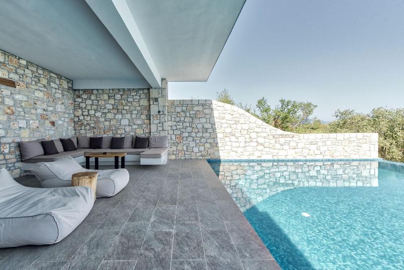 Aliv Stone Suites & Spa image