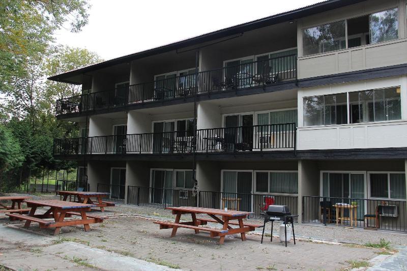 Okanagan Royal Park Inn By Elevate Rooms — general view