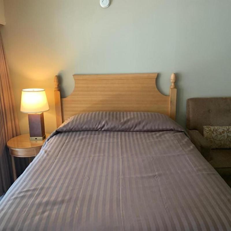 Okanagan Royal Park Inn By Elevate Rooms image