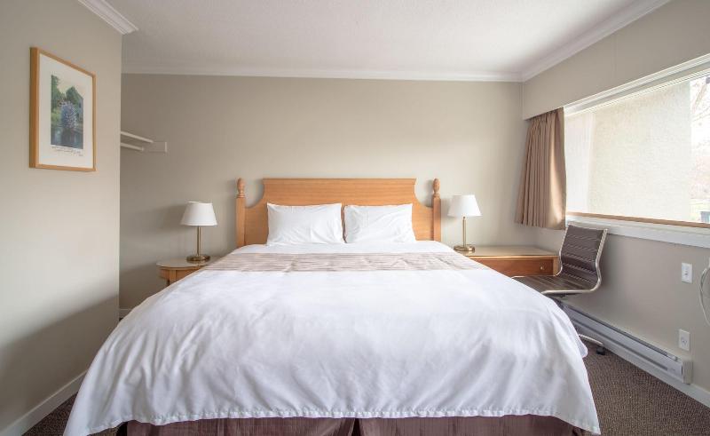 Okanagan Royal Park Inn By Elevate Rooms image