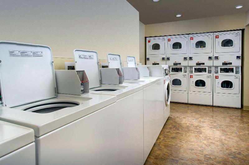 Woodspring Suites Aurora Denver Airport image