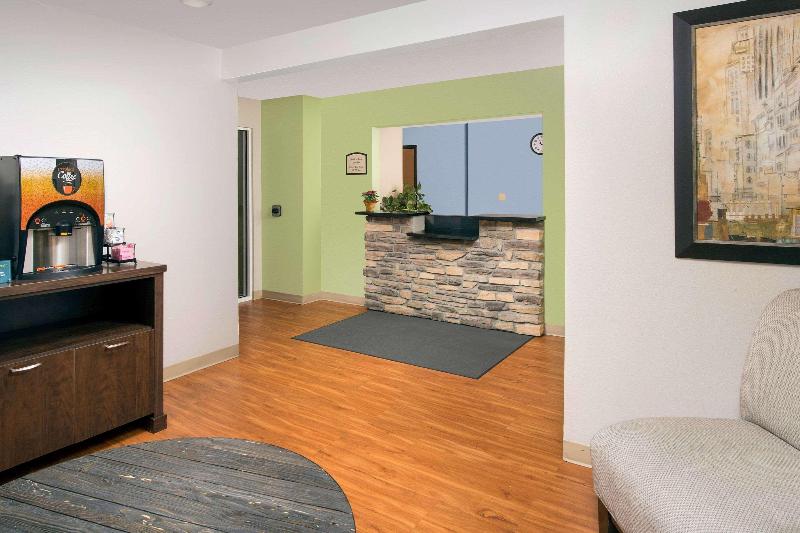 Woodspring Suites Aurora Denver Airport image