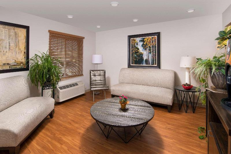 Woodspring Suites Aurora Denver Airport image