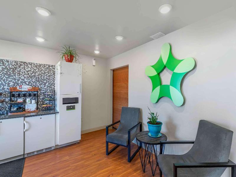 Woodspring Suites Aurora Denver Airport image