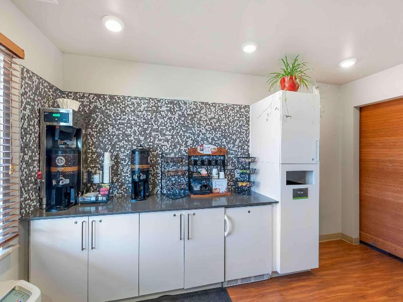 Woodspring Suites Aurora Denver Airport image