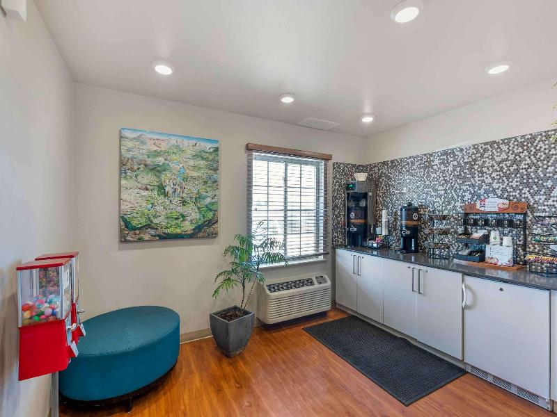 Woodspring Suites Aurora Denver Airport image