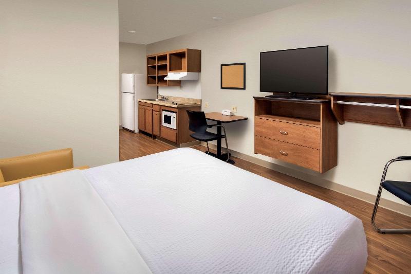 Woodspring Suites Aurora Denver Airport image