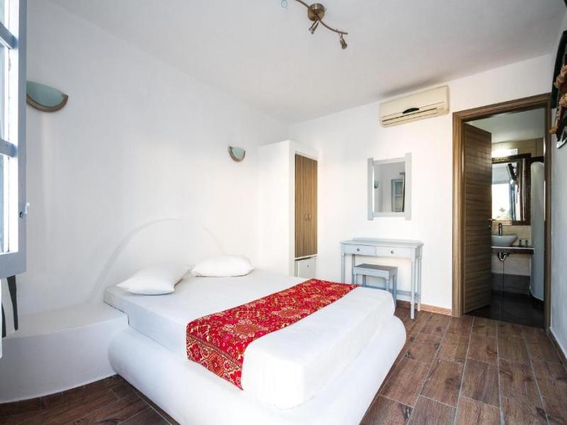 Villa Iliovasilema Santorini gallery photo 28