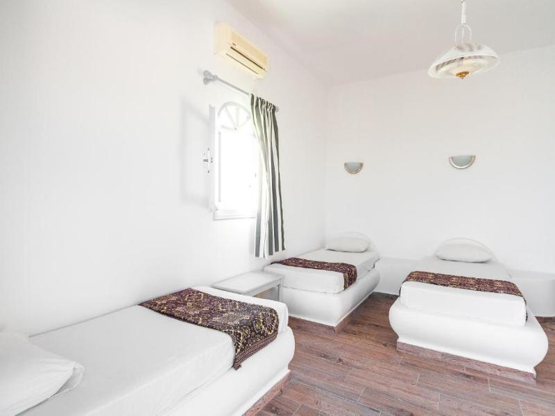 Villa Iliovasilema Santorini image