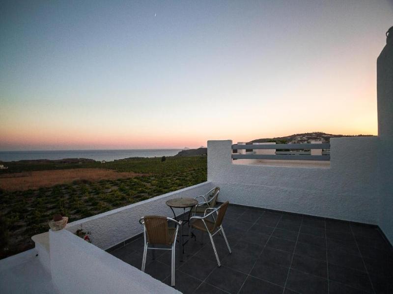 Villa Iliovasilema Santorini image