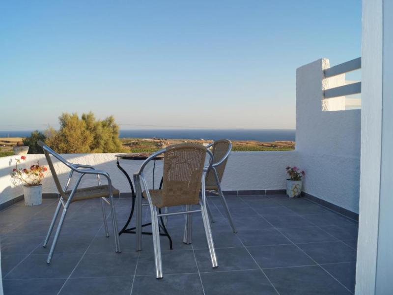 Villa Iliovasilema Santorini image