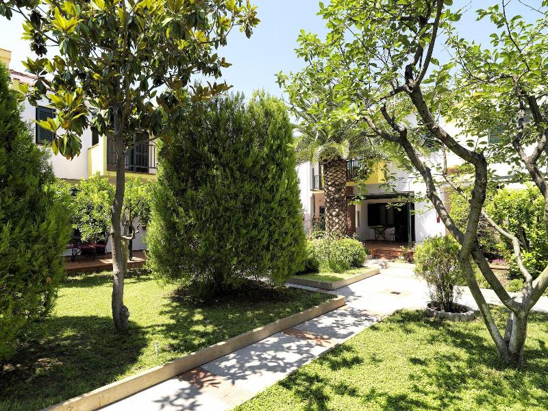 Elia Apartments — general view