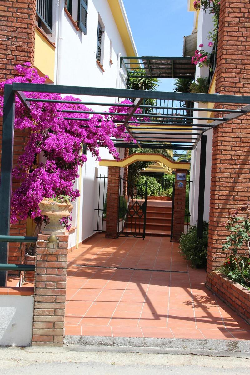 Elia Apartments