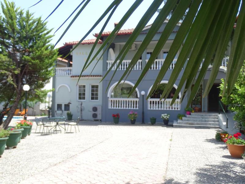 Olympus Hotel Villa Drosos — exterior view