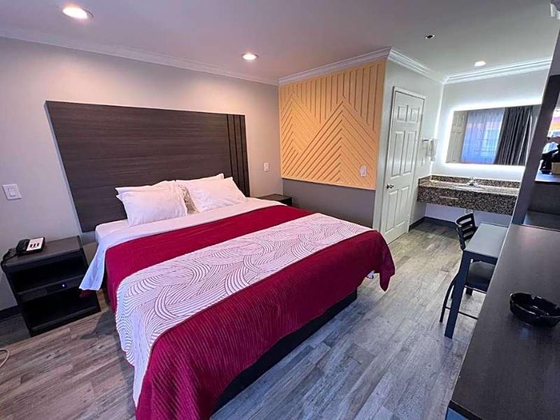 Cloud 9 Inn Lax image