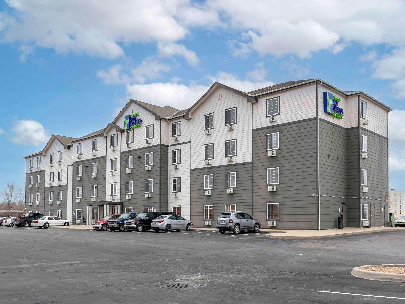 Woodspring Suites Wichita North image